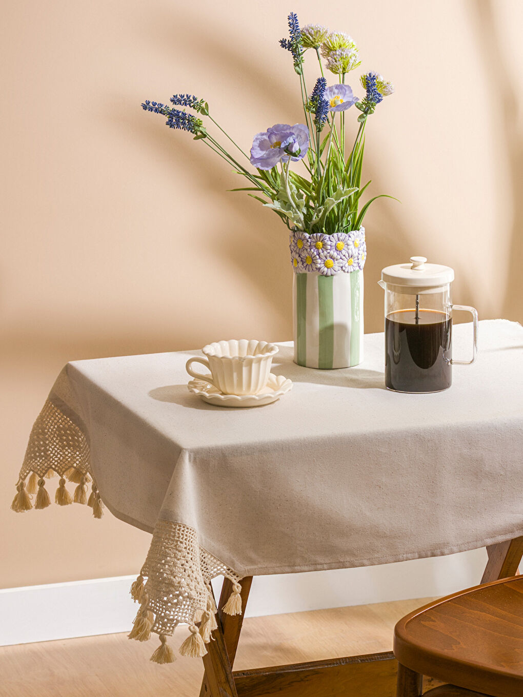 Ekru Püsküllü Masa Örtüsü 90x90 cm