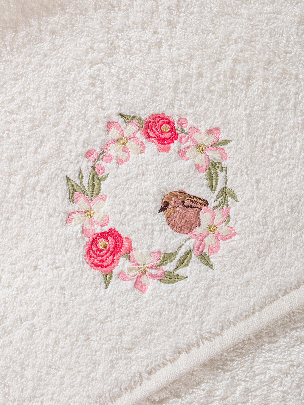 Ekru Çiçek Nakışlı Yüz Havlusu 50x80 cm-3