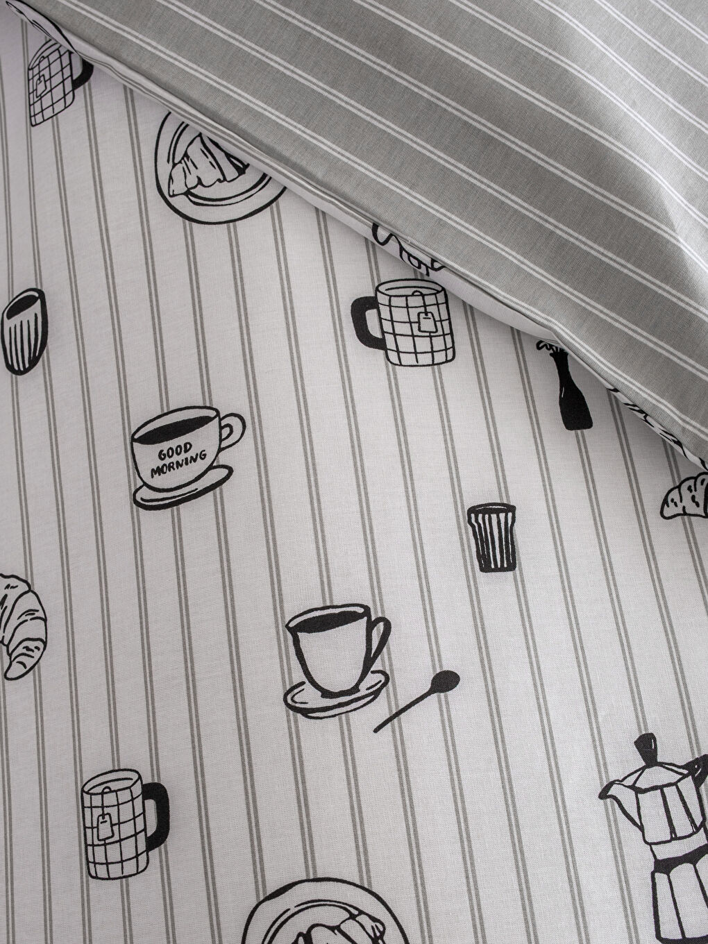 Karışık Baskılı Tek Kişilik Nevresim Seti-4