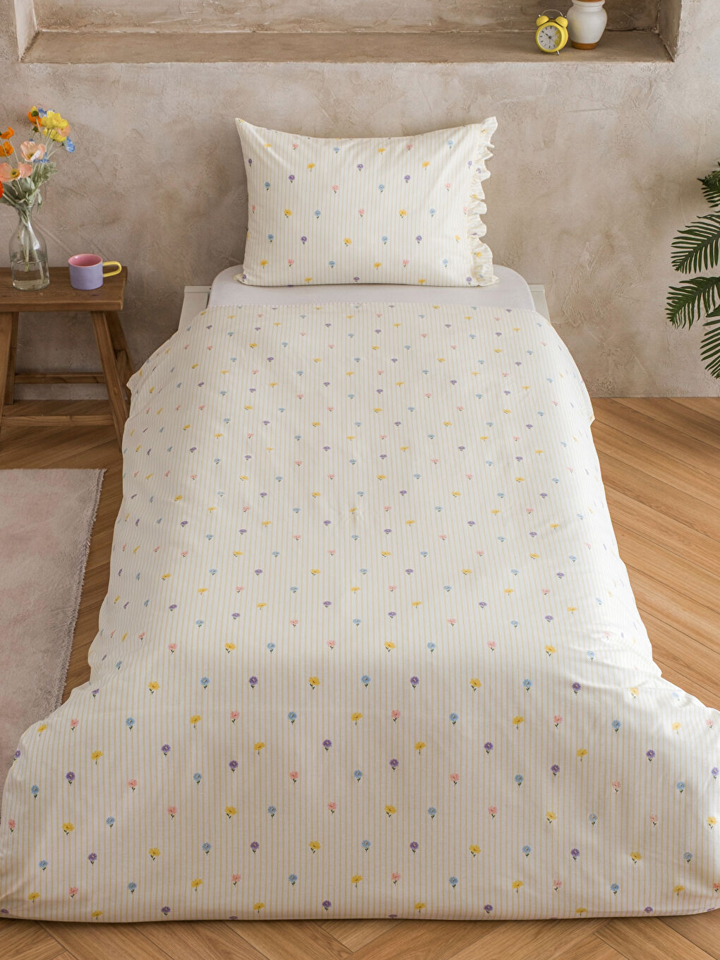 Karışık Desenli Tek Kişilik Nevresim Seti-1