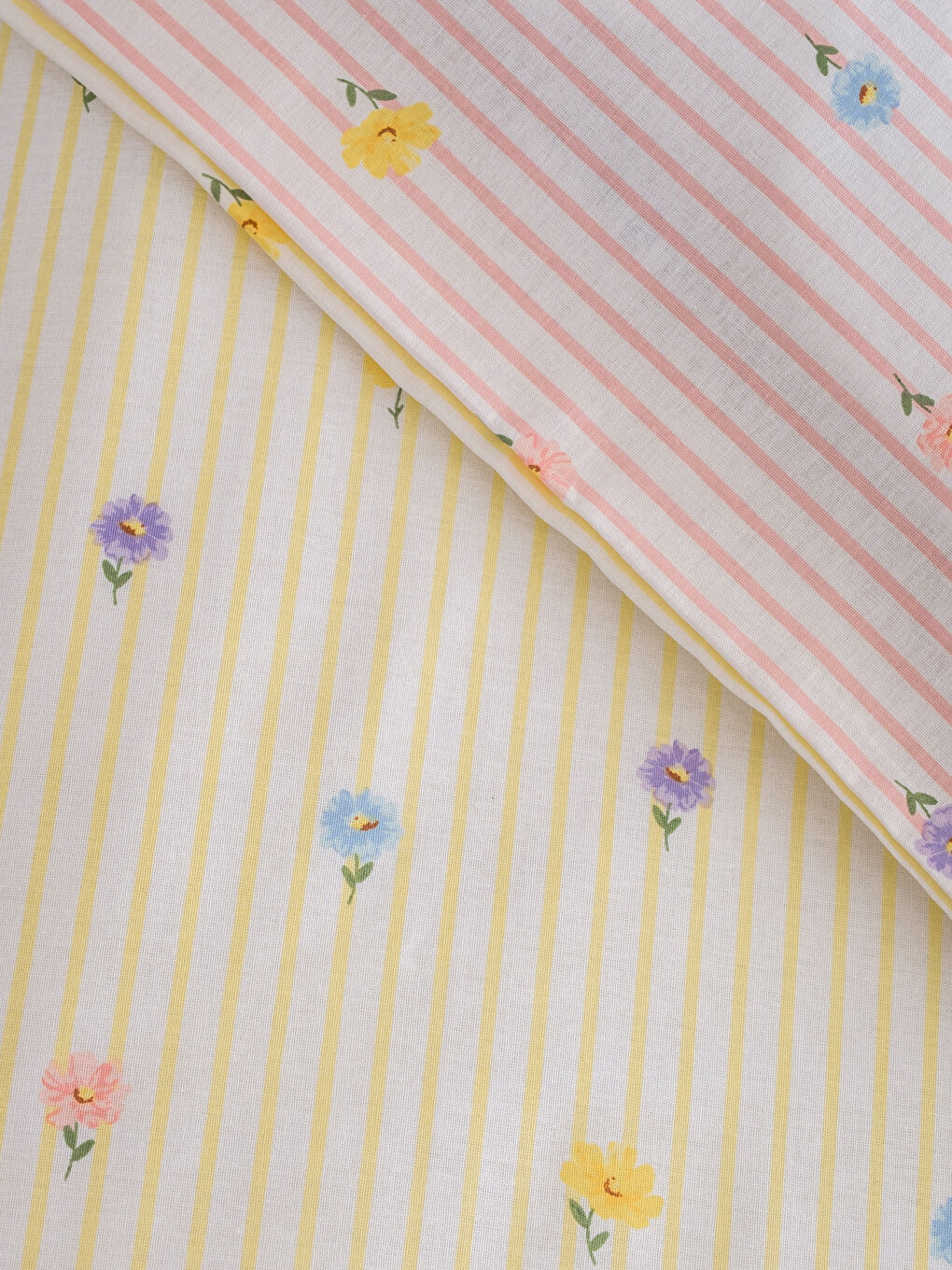 Karışık Desenli Tek Kişilik Nevresim Seti-4