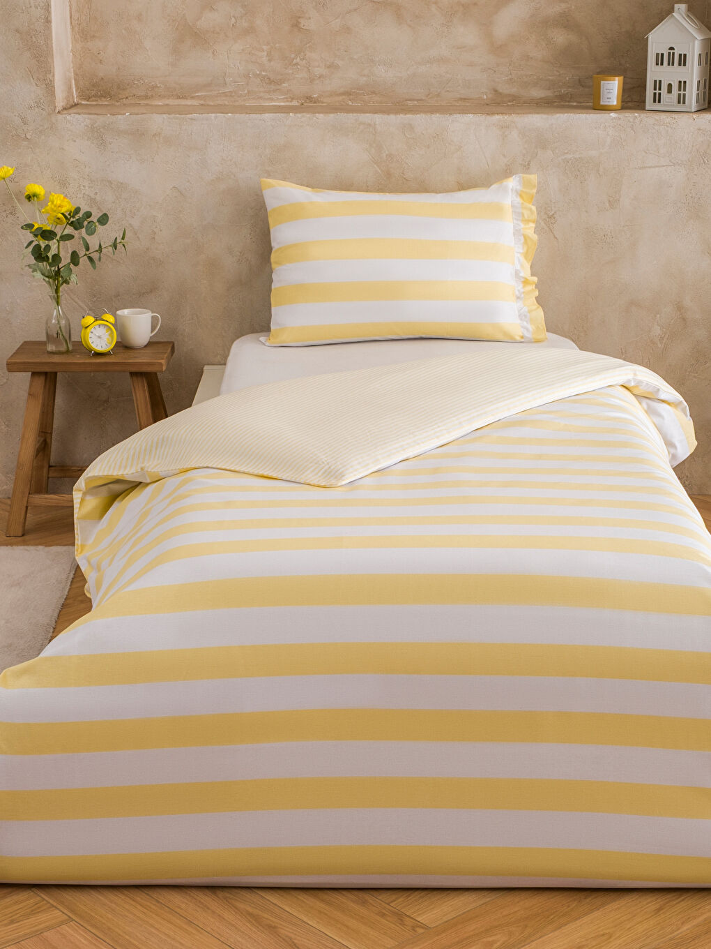 Sarı Çizgili Tek Kişilik Nevresim Seti