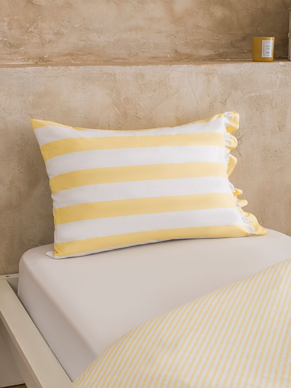 Sarı Çizgili Tek Kişilik Nevresim Seti-2