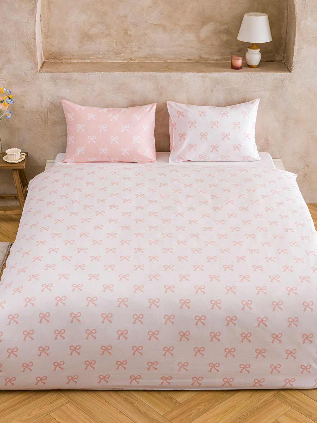 Pembe Fiyonk Baskılı Çift Kişilik Nevresim Seti-1