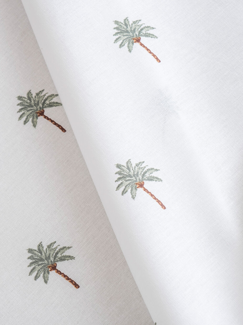Простыня с узором пальм-2