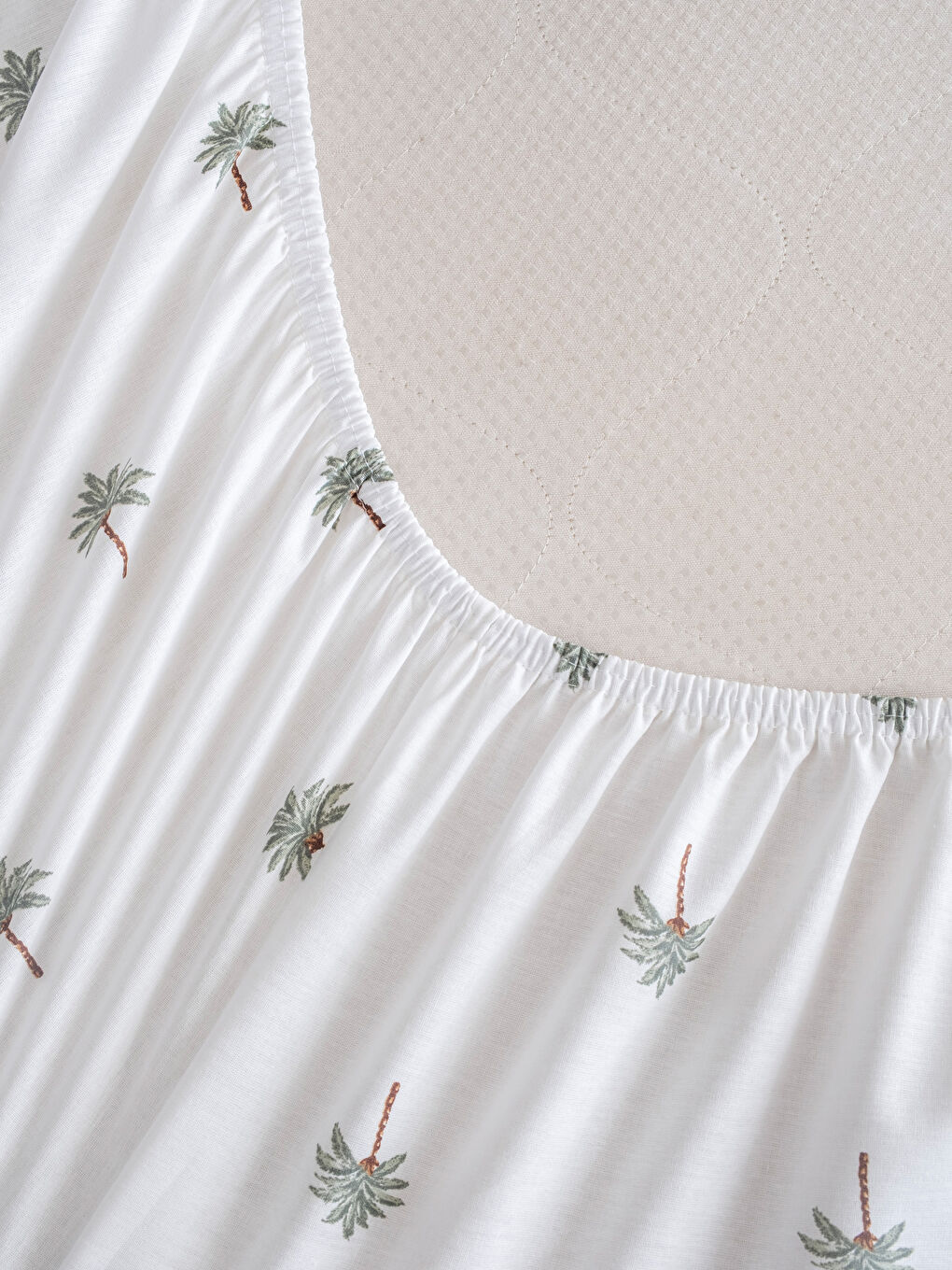 Простыня с узором пальм-3