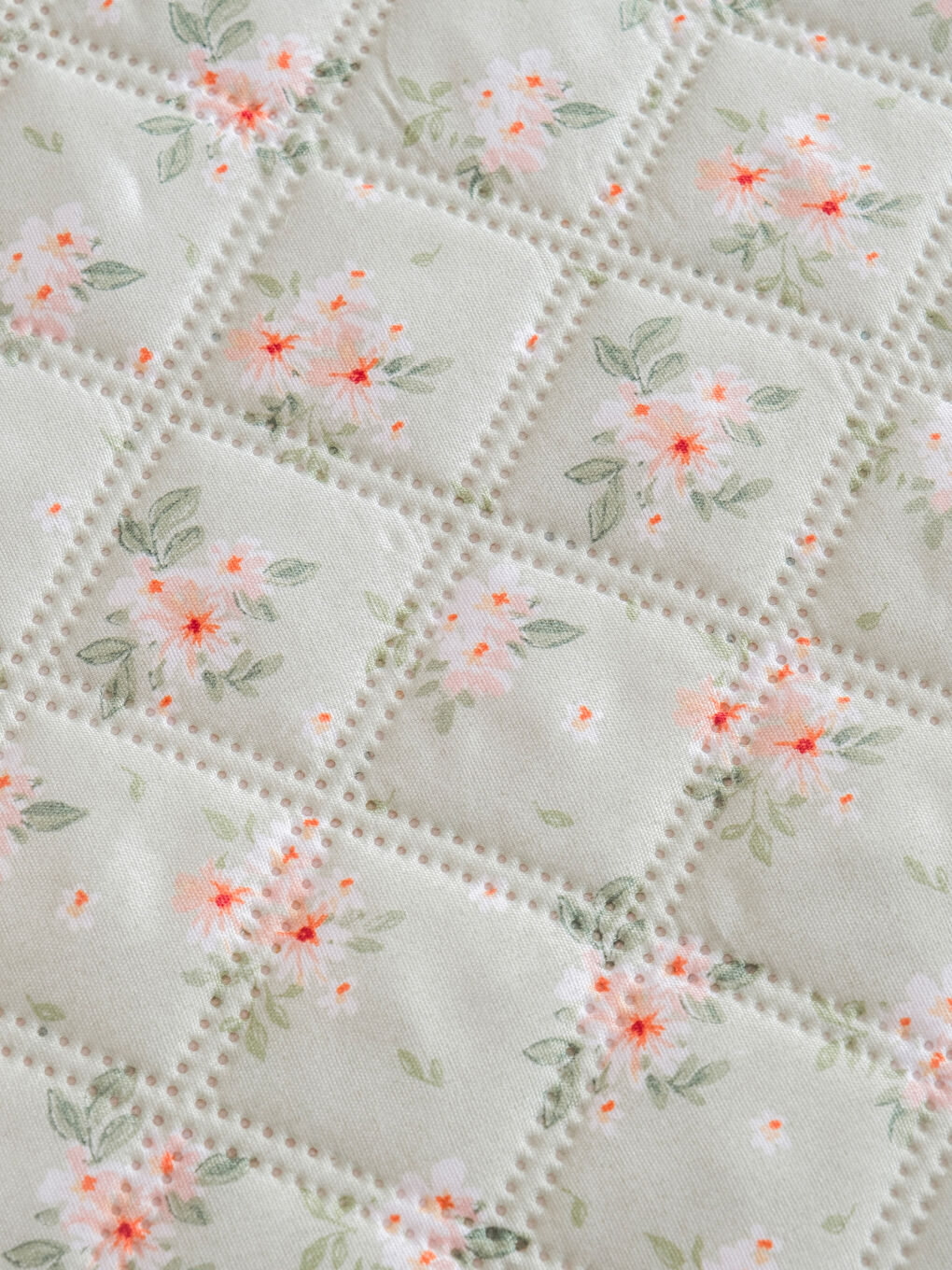 Karışık Çiçek Desenli Çift Kişilik Yatak Örtüsü-2