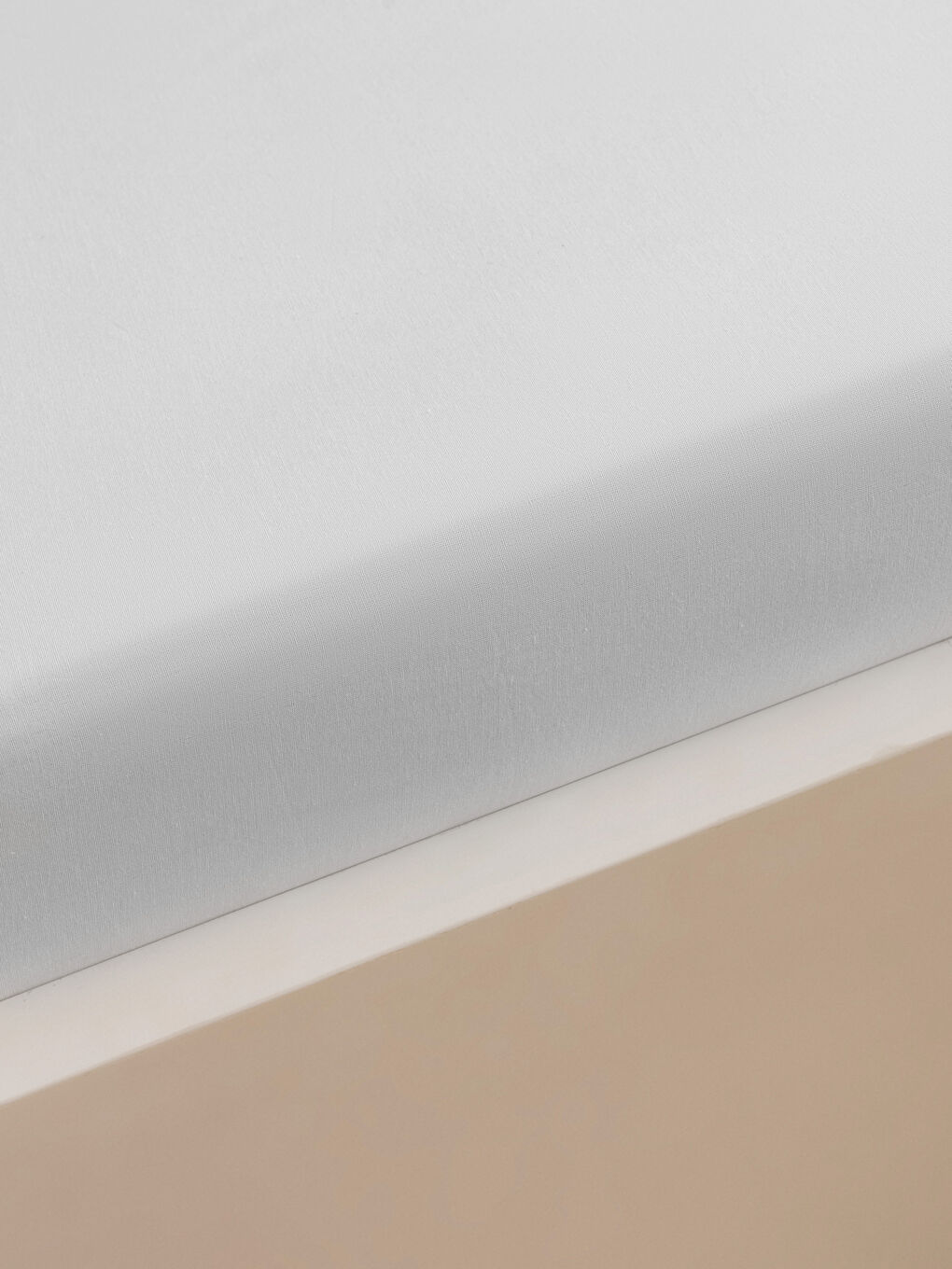 Beyaz Çift Kişilik Lastikli Çarşaf-1