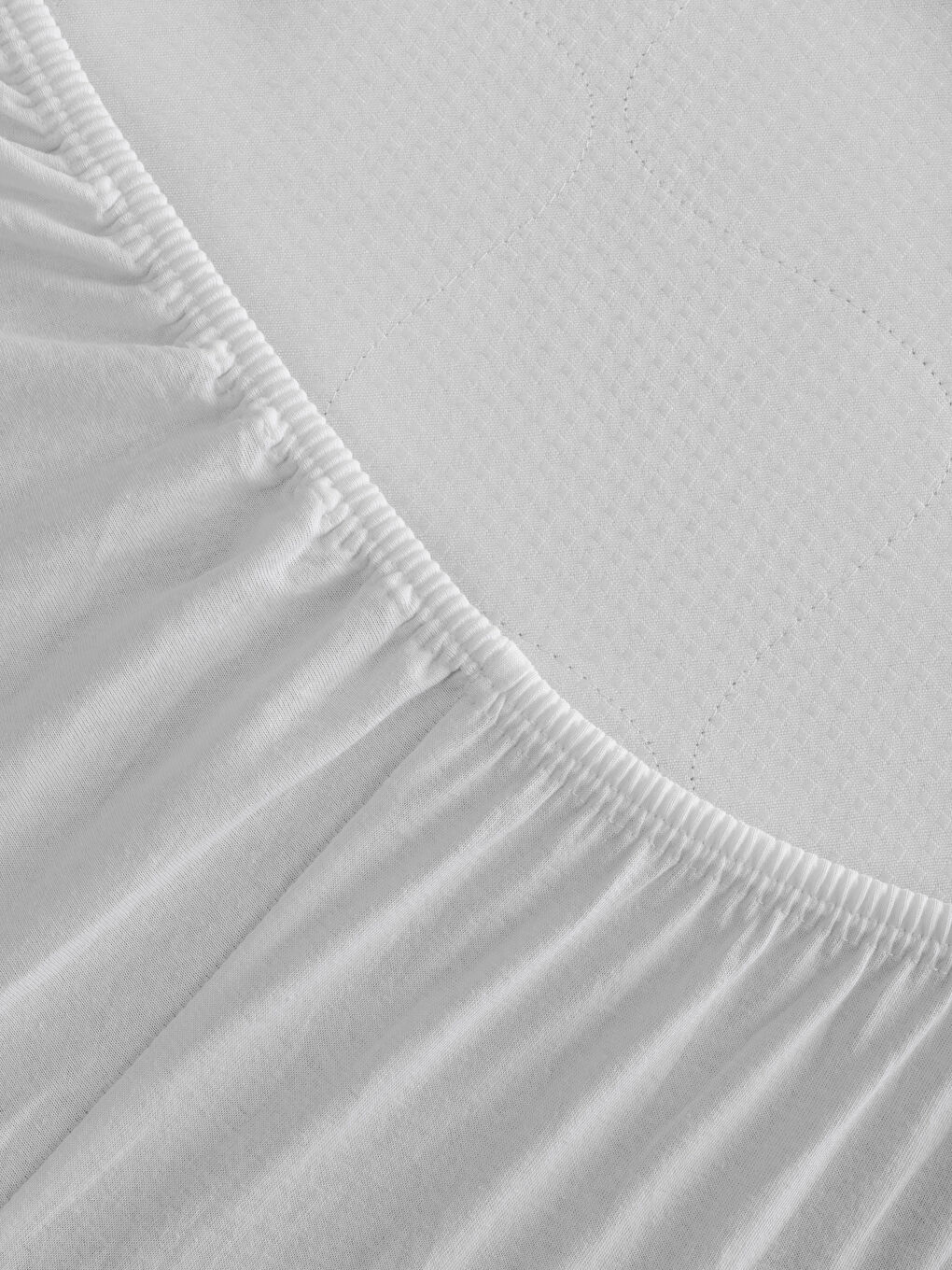 Beyaz Çift Kişilik Lastikli Çarşaf-3