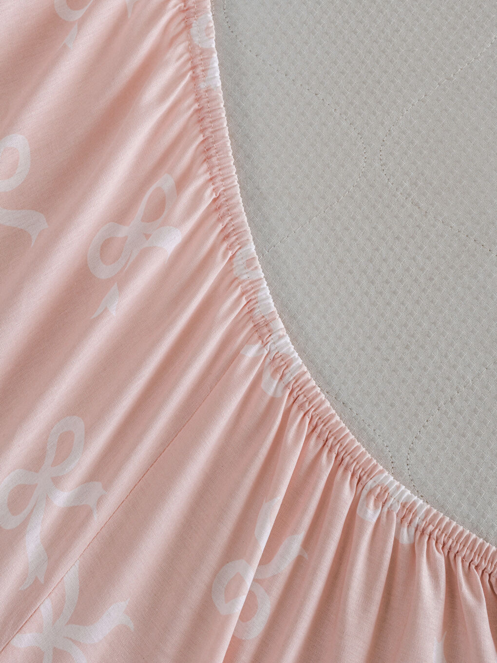 Pembe Fiyonk Baskılı Tek Kişilik Lastikli Çarşaf-3