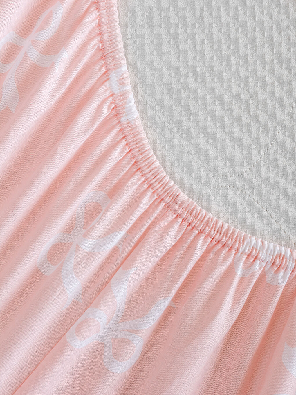 Pembe Çift Kişilik Lastikli Çarşaf-3