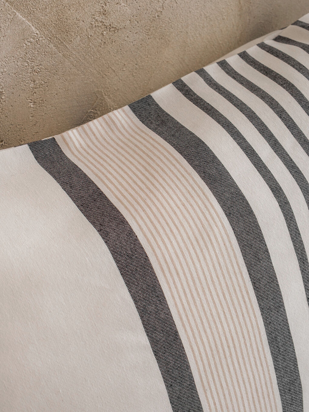 Siyah Çizgili Tek Kişilik Nevresim Seti-3