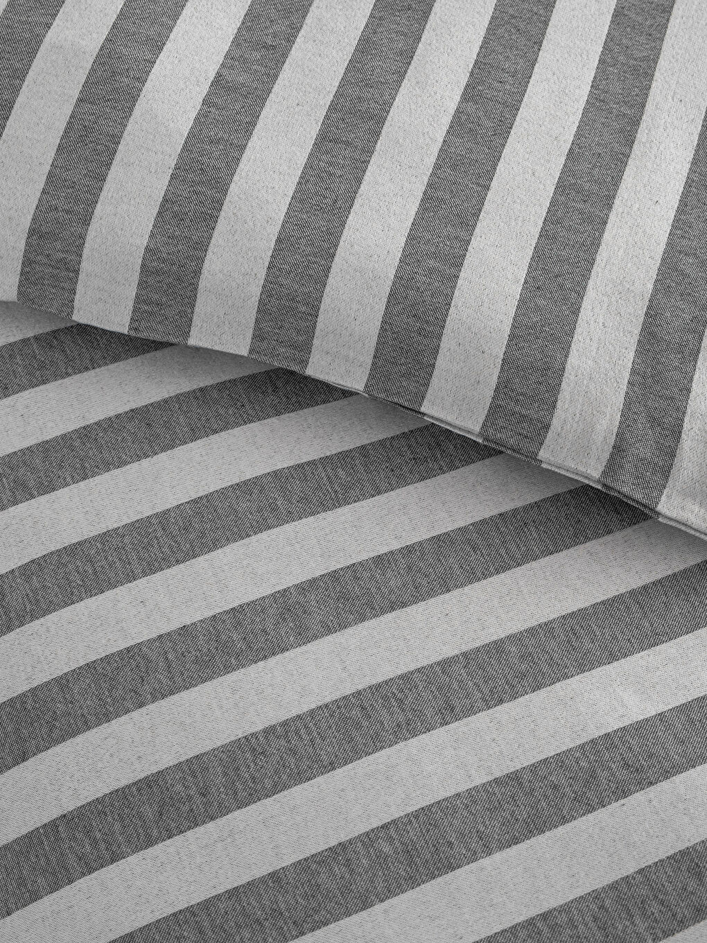 Gri Çizgi Desenli Çift Kişilik Nevresim Takımı-5