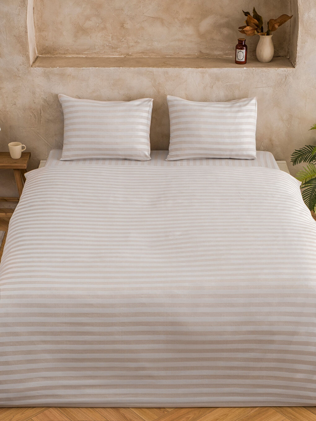 Bej Çizgi Desenli Çift Kişilik Nevresim Takımı-1