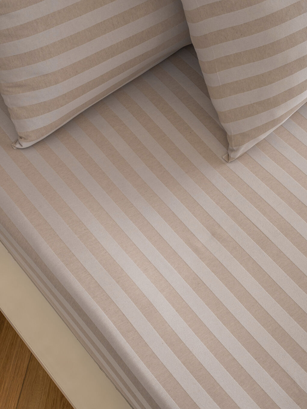 Bej Çizgi Desenli Çift Kişilik Nevresim Takımı-4