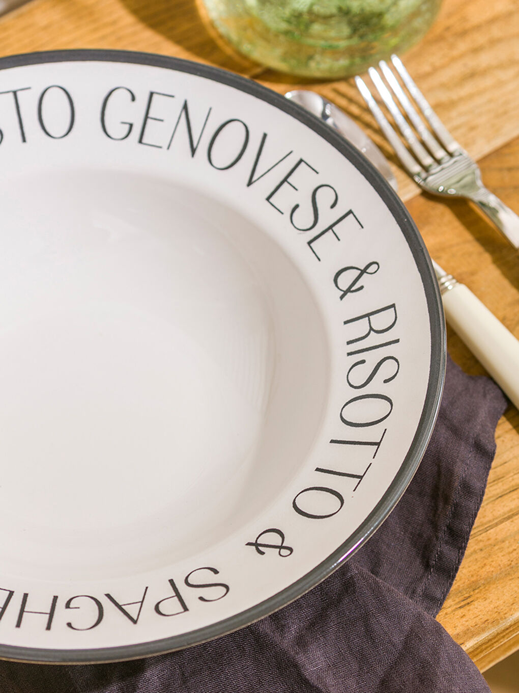 Siyah Baskılı Seramik Çukur Tabak 26 Cm-1