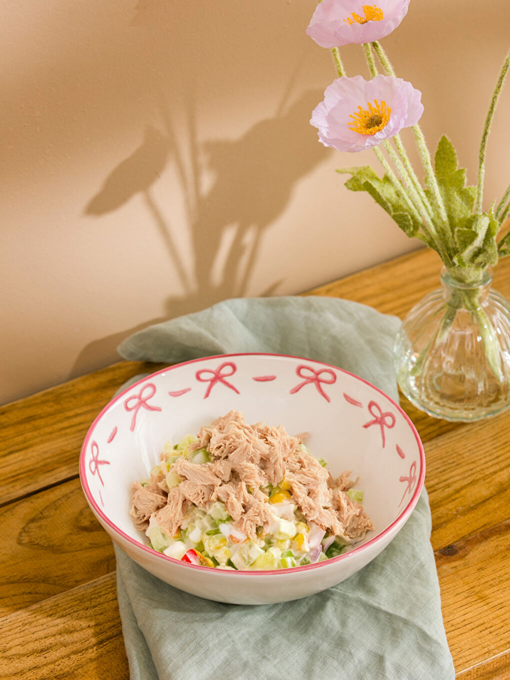 Pembe Fiyonk Baskılı Seramik Salata Kasesi 20 cm