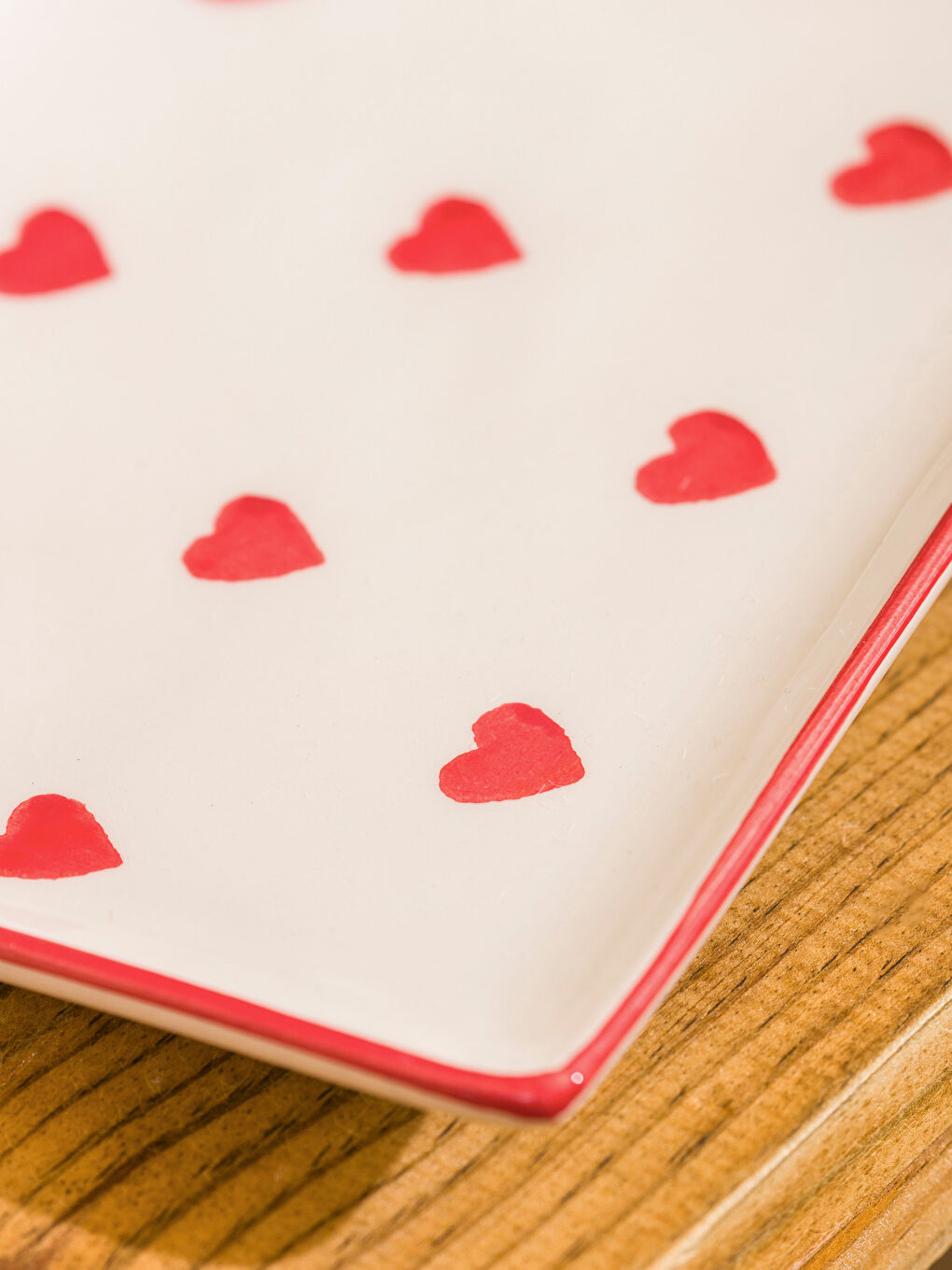 Kırmızı Kalp Baskılı Sunum Tabağı 29 cm-2