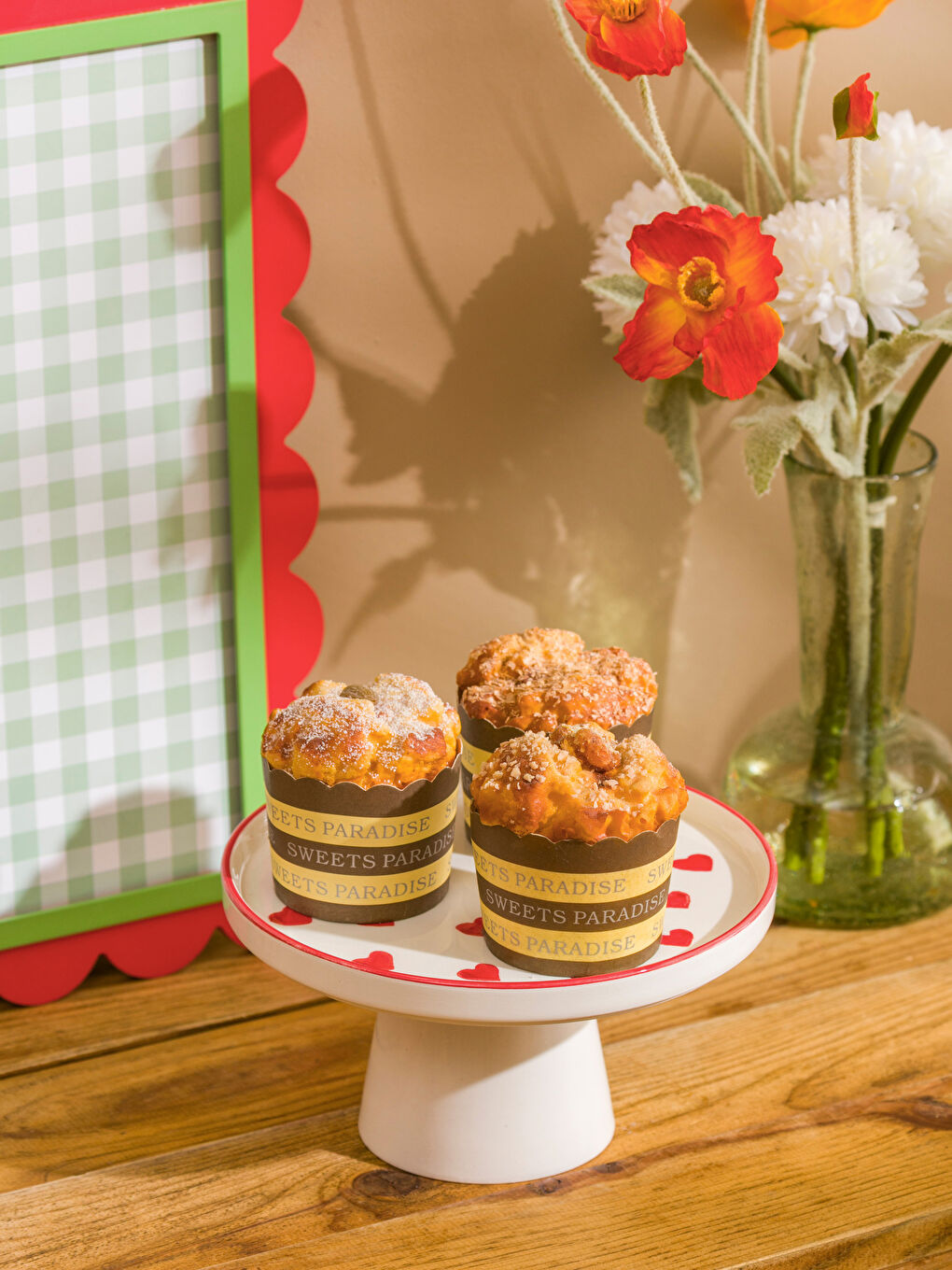 Karışık Kalp Desenli Ayaklı Sunumluk 