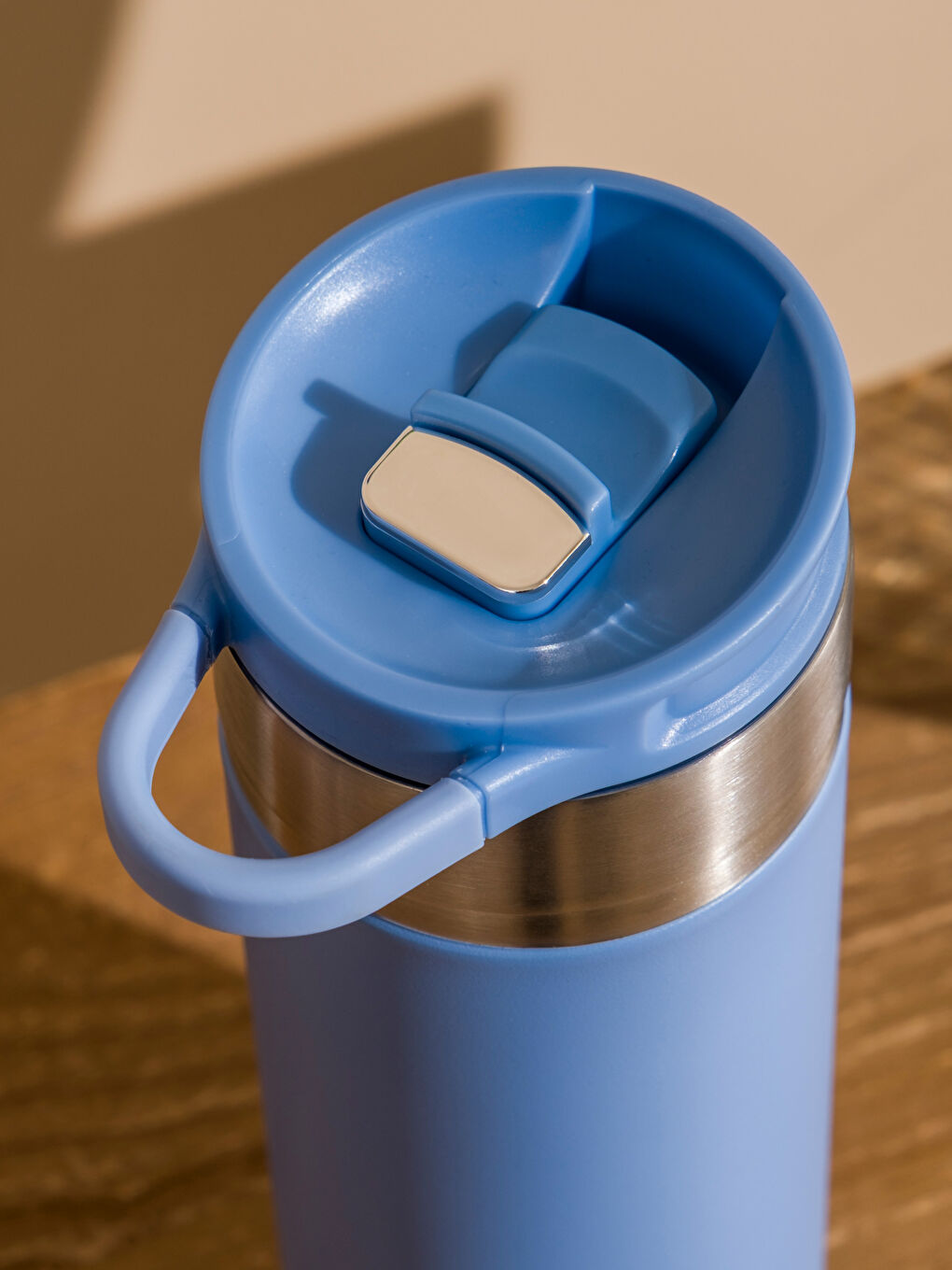 Karışık Taşıma Kulplu ve Açılır Kapaklı Suluk 530 ml-1