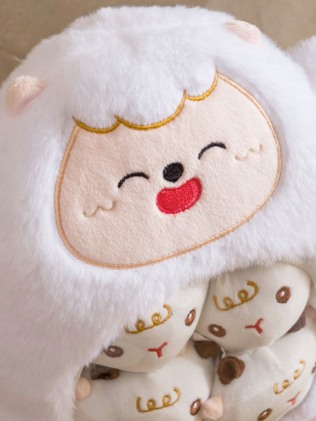 Детская плюшевая подушка с фигуркой овечки 27 см-2