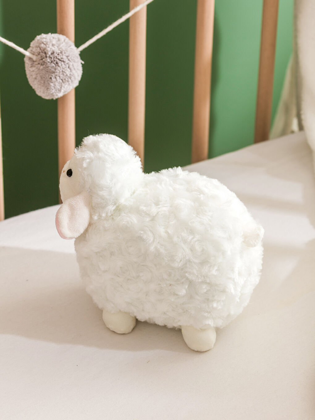 Ekru Kuzu Figürlü Pelüş Bebek Kırlent 18 cm-1