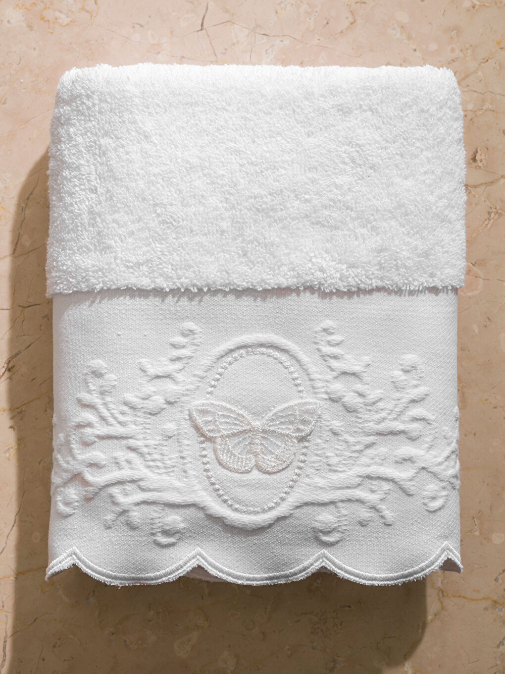 Beyaz Kelebek Nakışlı Pamuku Yüz Havlusu 50x80 cm-2
