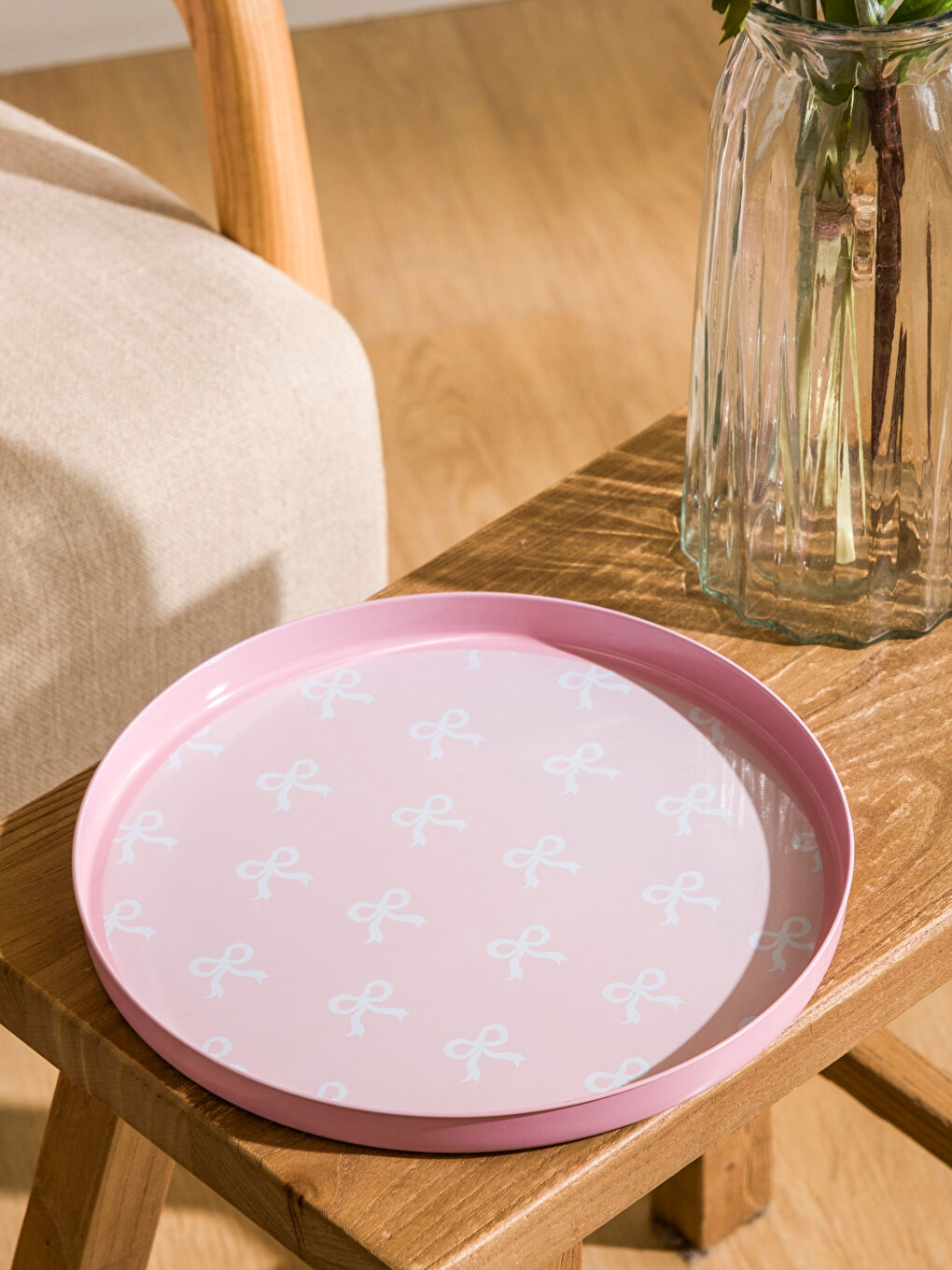 Pembe Fiyonk Baskılı Metal Tepsi 24 cm-1