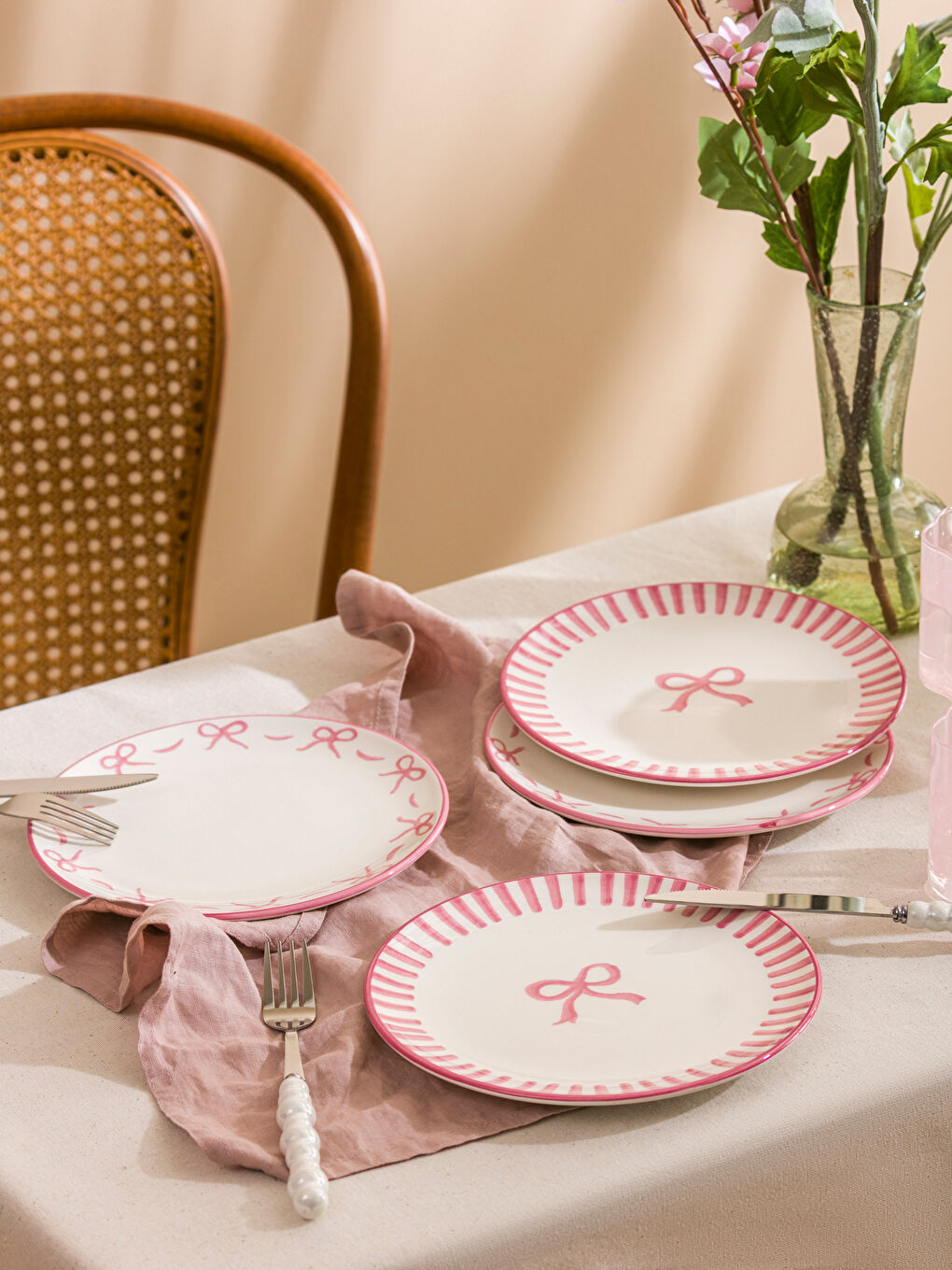 Pembe Fiyonk Baskılı Seramik Pasta Tabağı 4'lü 21 cm