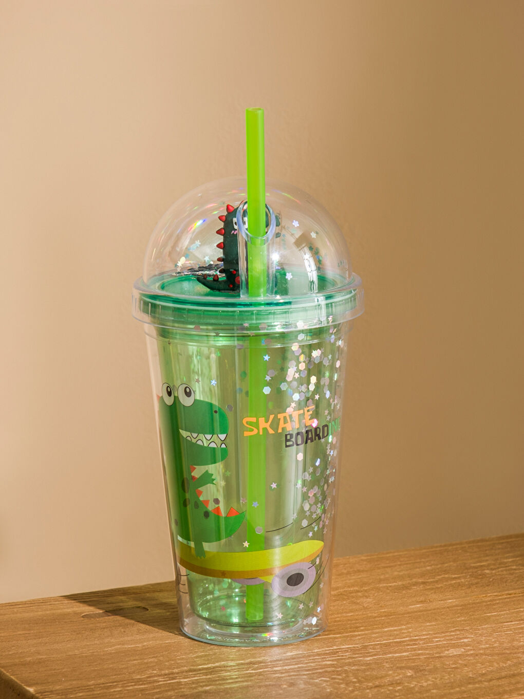 شووشەی خواردنەوە گازییەکان بێ ڕه‌نگ