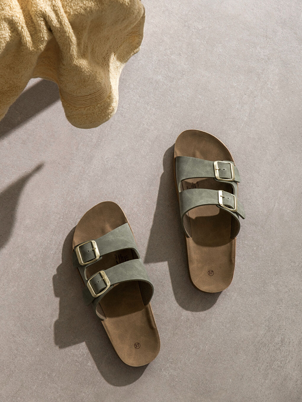 Haki Çift Bantlı Kalın Tabanlı Kadın Terlik