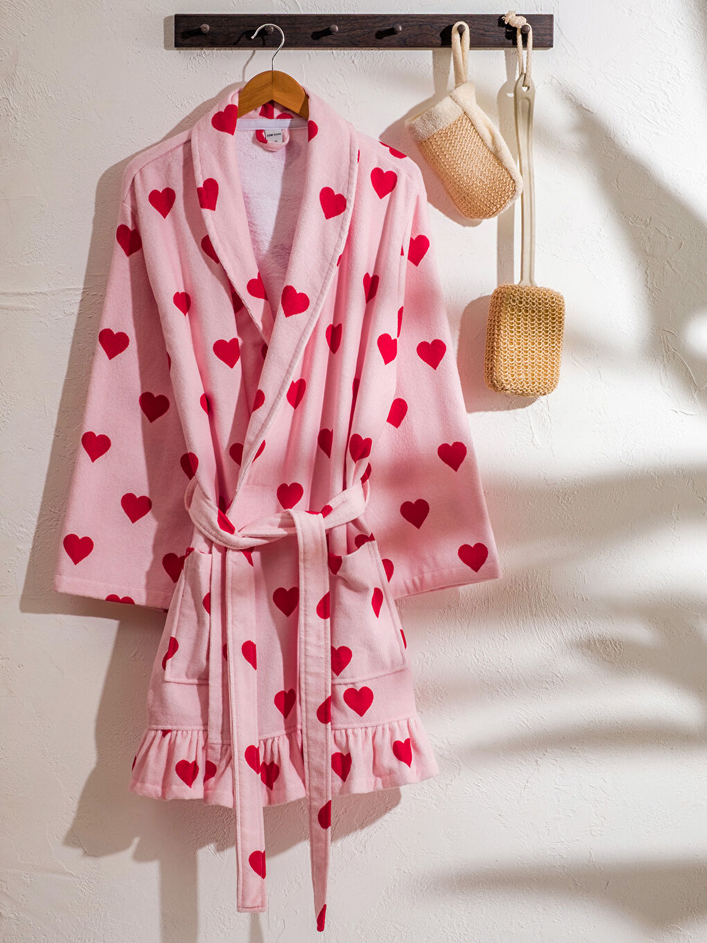 Kırmızı Kalp Desenli Kadın Bornoz