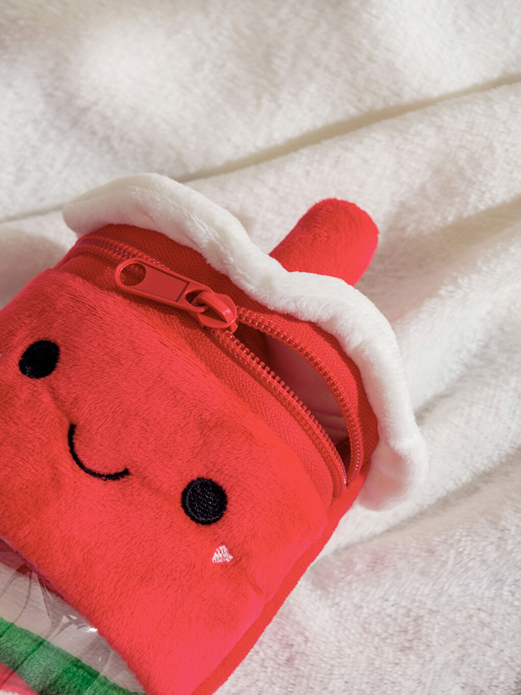 Детская декоративная плюшевая подушка с узором "Бутылка с водой"-2