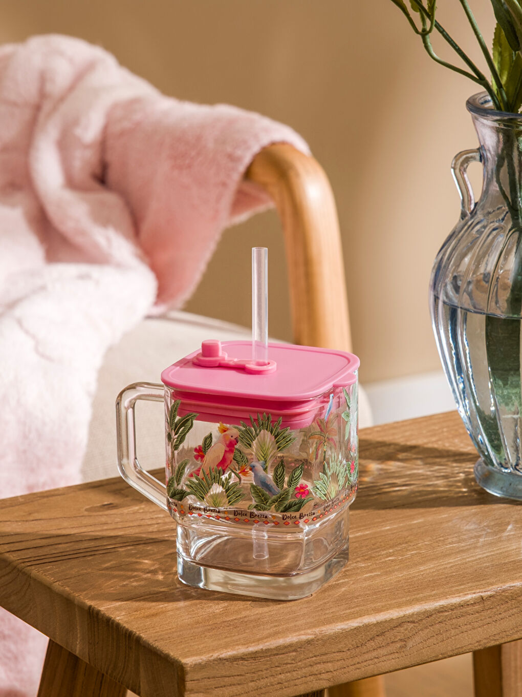 كوب مشروبات غازية خليط من الألوان-1