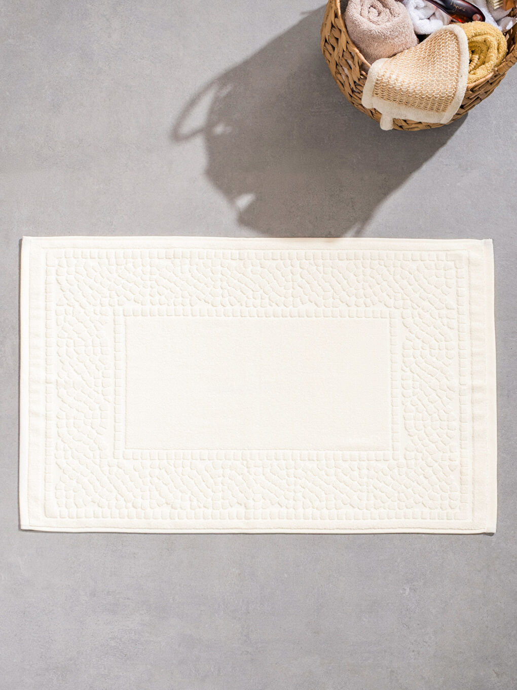 Ekru Geometrik Desenli Banyo Paspası 50x70 cm
