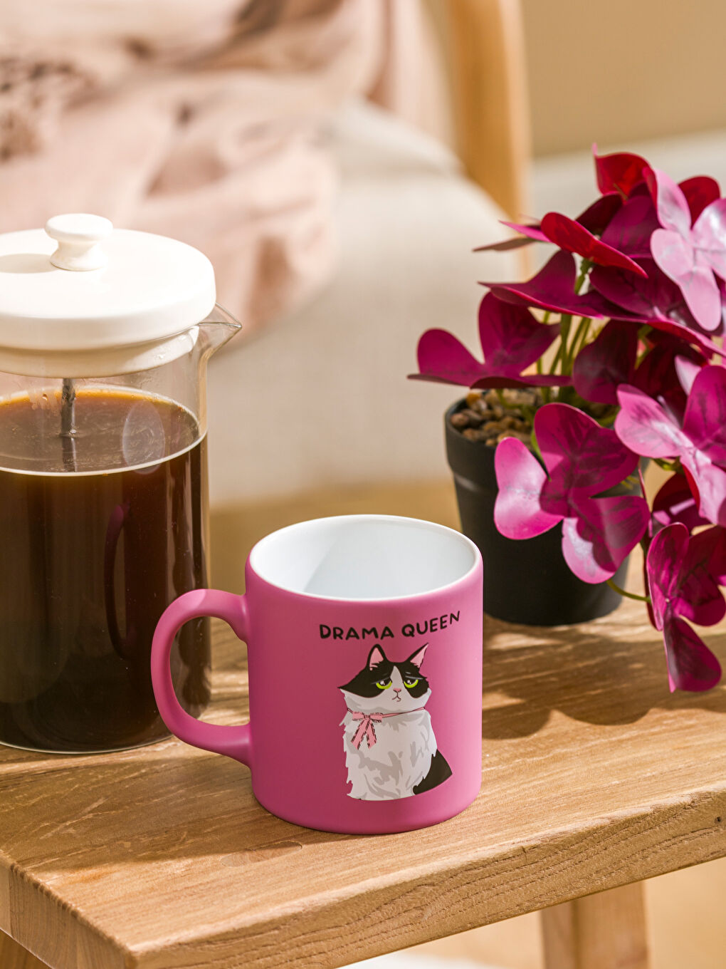 Pembe Hayvan Baskılı Porselen Kupa 320 ml-1