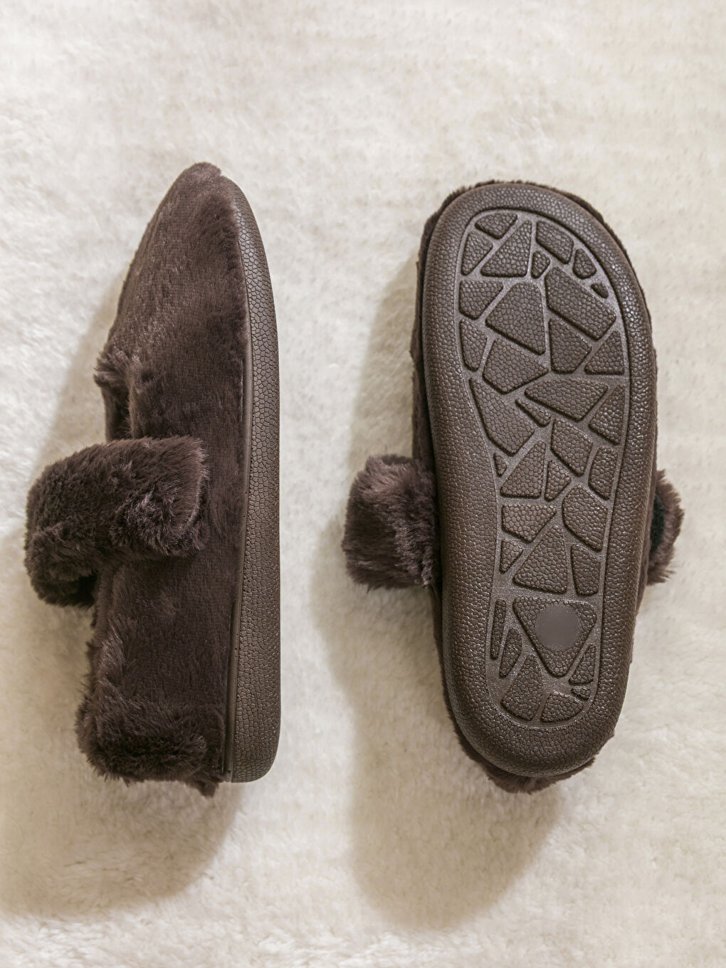 Kahverengi Kadın Pelüş Ev Ayakkabısı-3