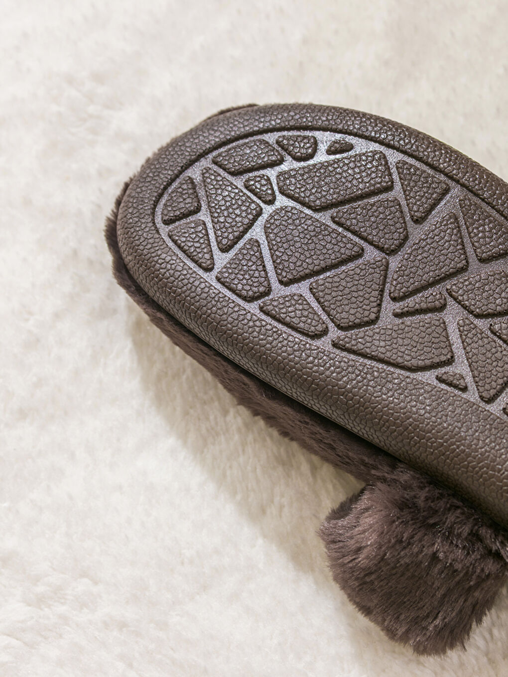 Kahverengi Kadın Pelüş Ev Ayakkabısı-4