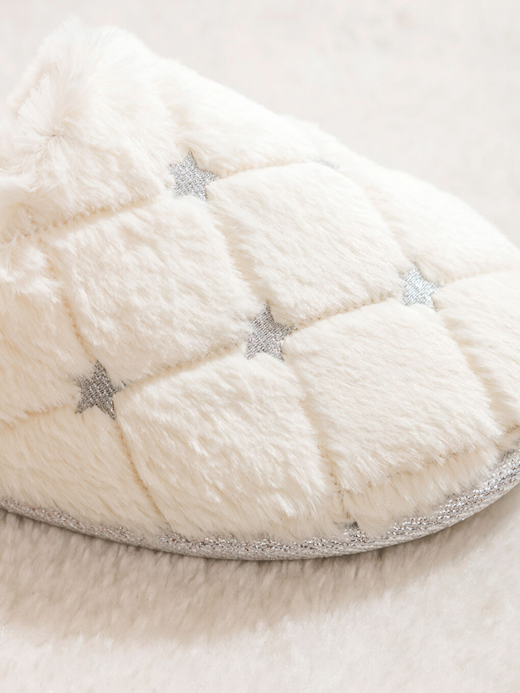 Ekru Kadın Pelüş Ev Terliği-2