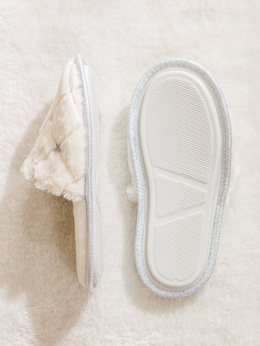 Ekru Kadın Pelüş Ev Terliği-3