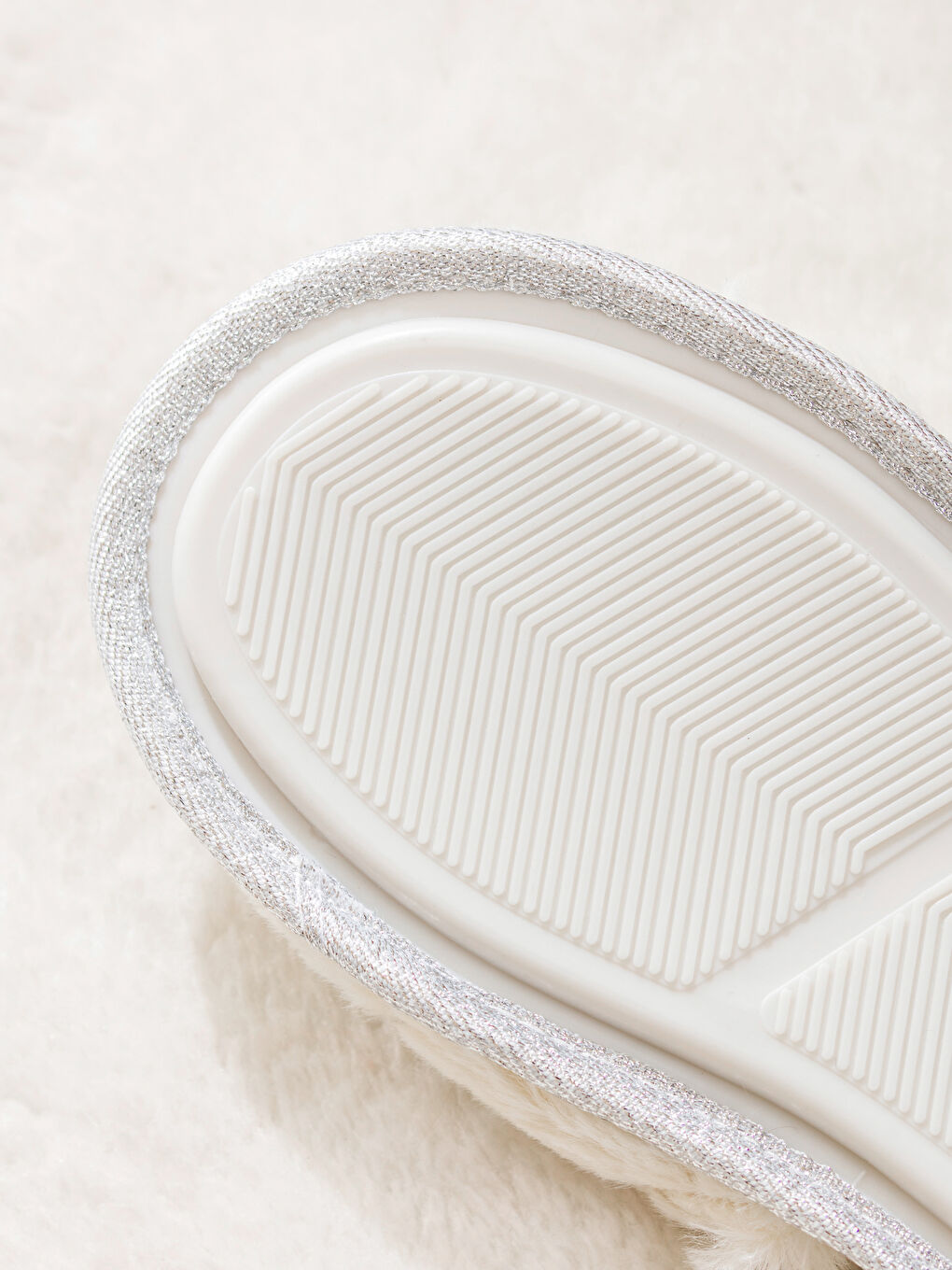 Ekru Kadın Pelüş Ev Terliği-4