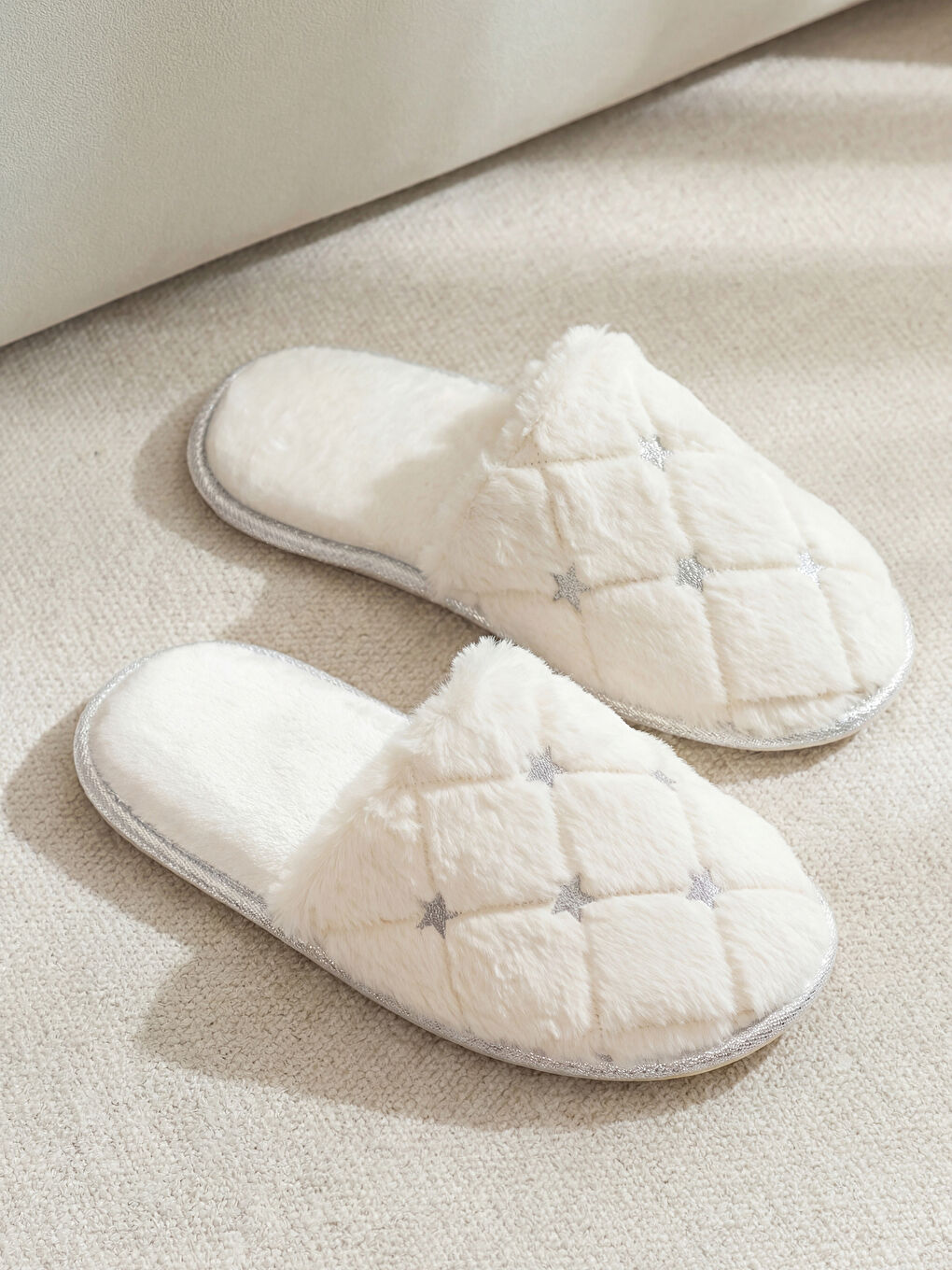 Женские плюшевые тапочки
