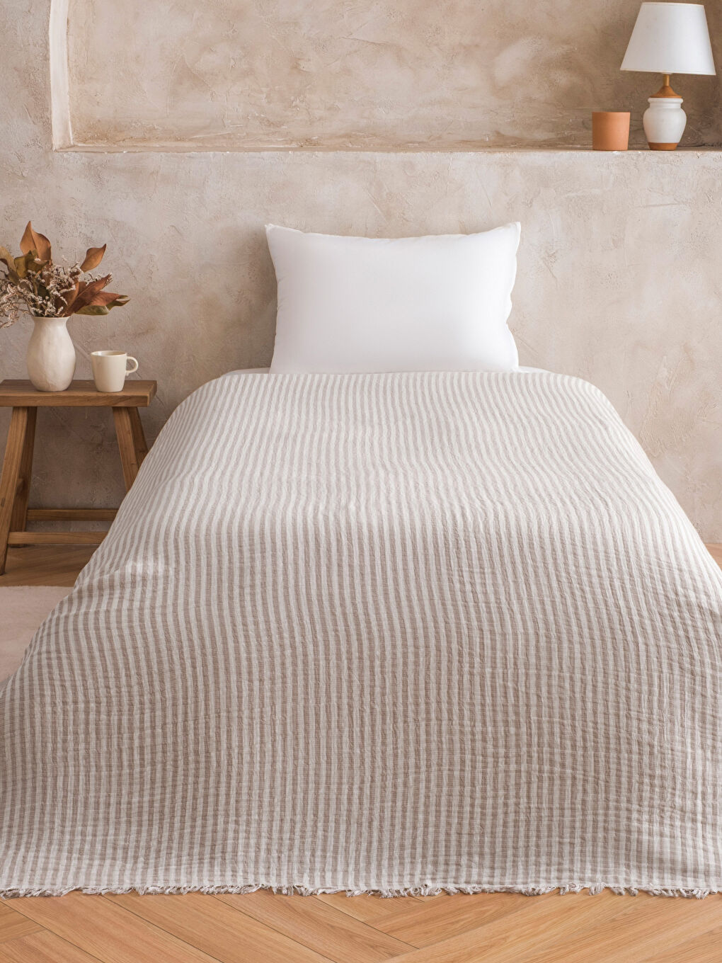 Kahverengi Tek Kişilik Müslin Yatak Örtüsü