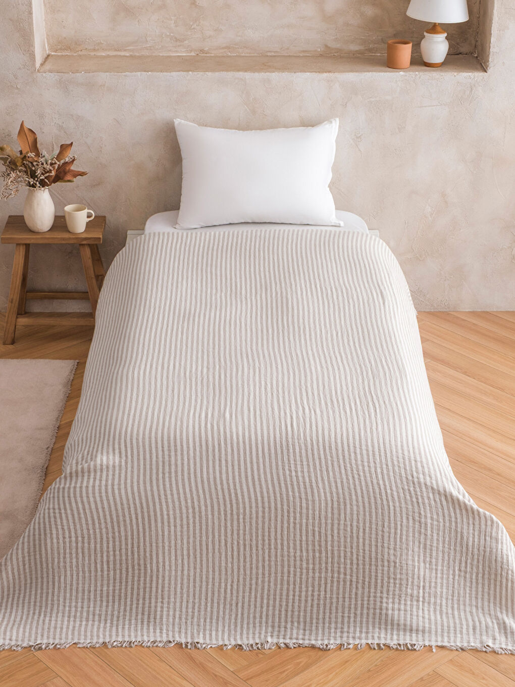 Kahverengi Tek Kişilik Müslin Yatak Örtüsü-1