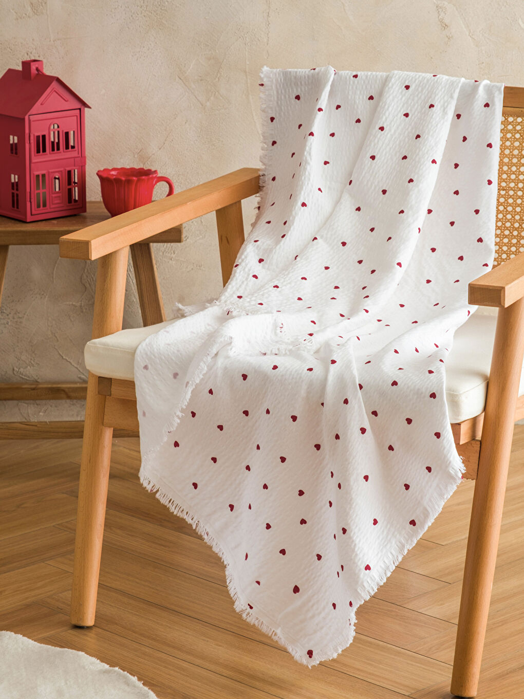 Kırmızı DEsenli Müslin TV Battaniyesi 130 x 170 cm