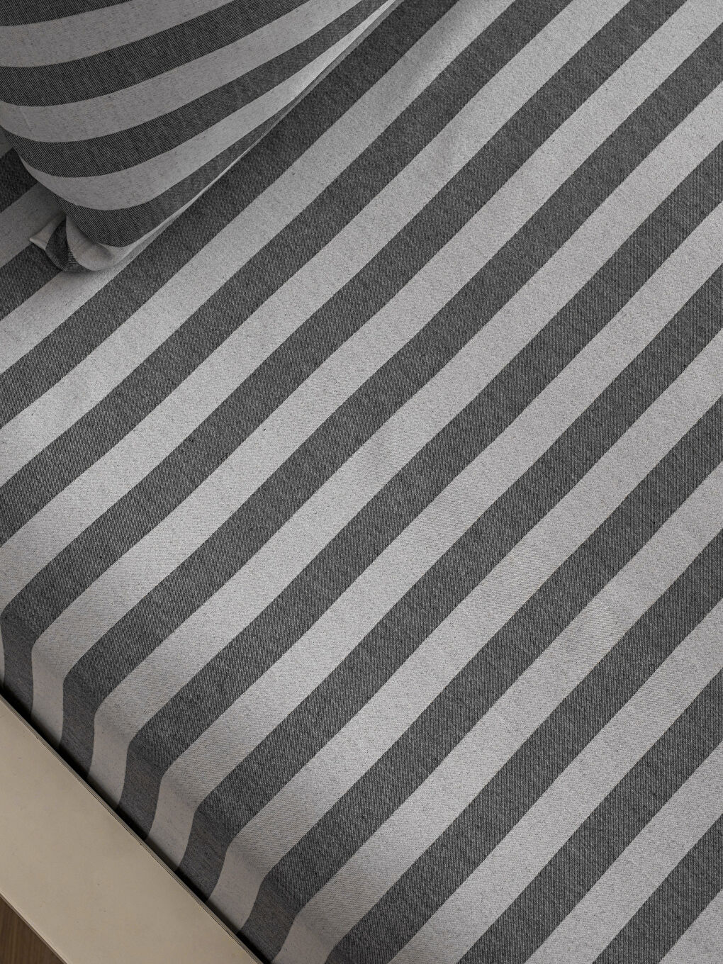 Gri Çizgili Tek Kişilik Nevresim Takımı-4