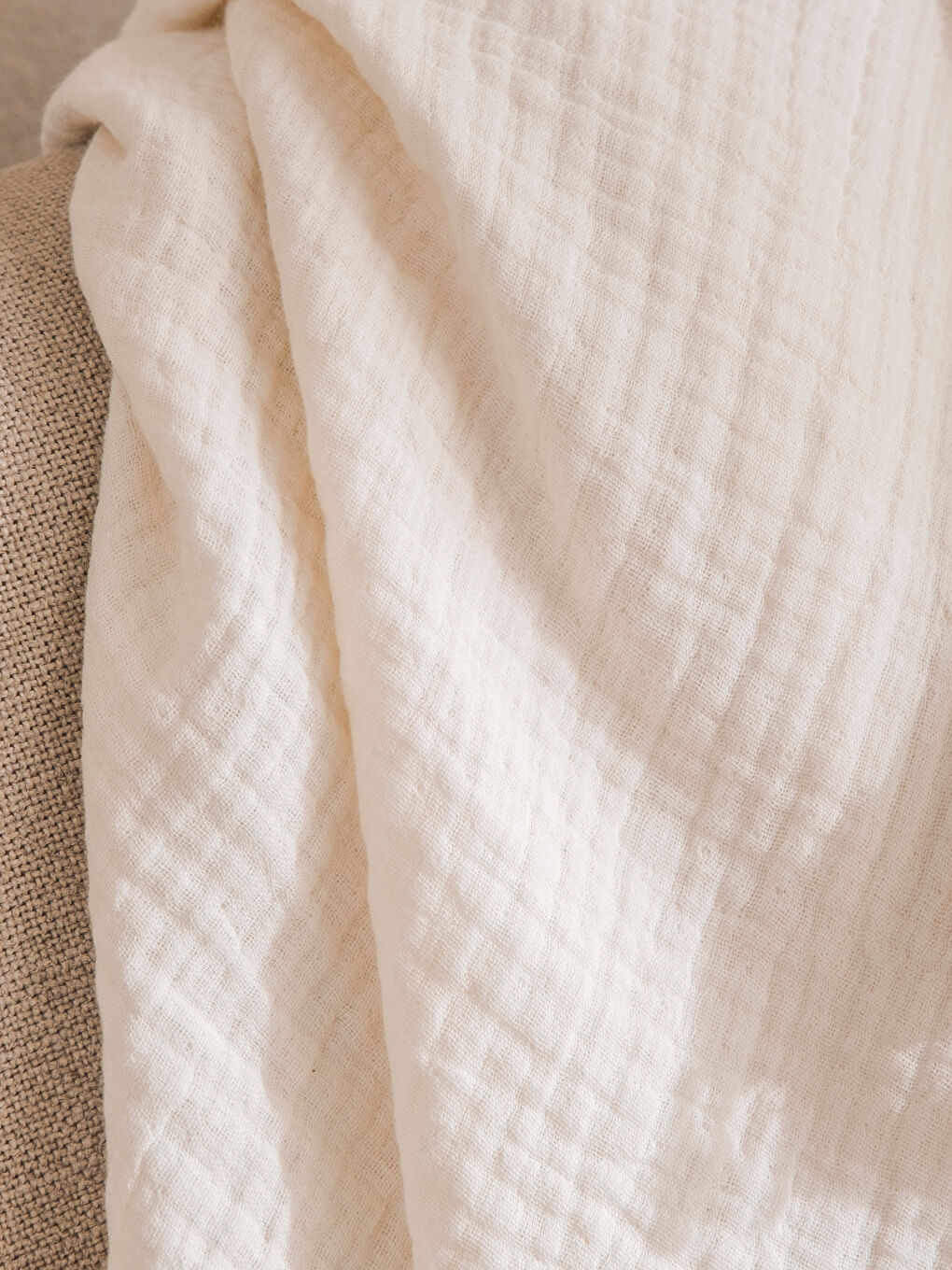 Ekru Püsküllü Müslin TV Battaniyesi 130x170 cm-1