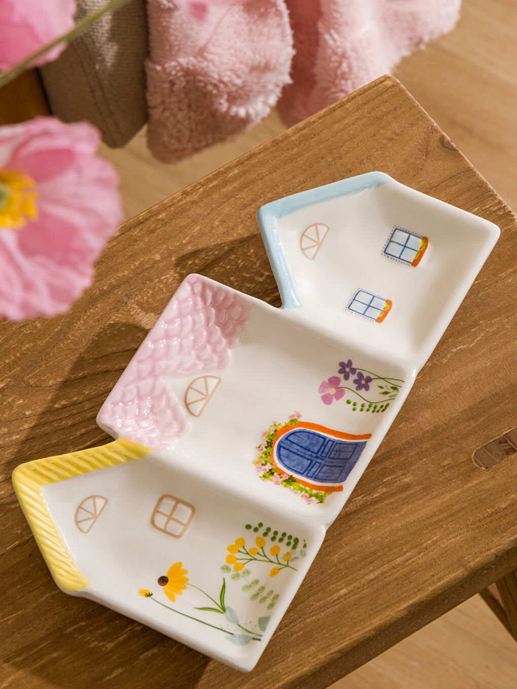 Karışık Ev Figürlü Seramik Tabak 25 cm-1