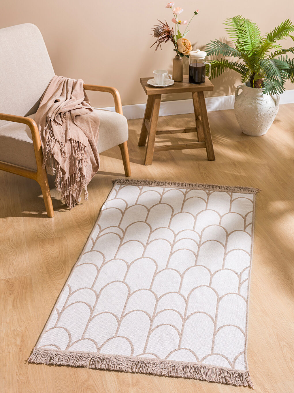 Bej Desenli Püsküllü Halı 80x140 cm-1