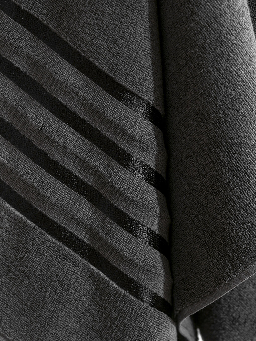 Antrasit Çizgili Banyo Havlusu 70x140 Cm	-1